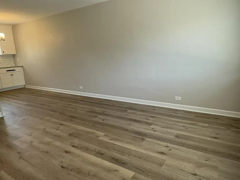 417 Graham St — Photo 9