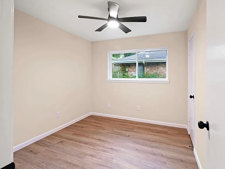 13806 Wickersham Ln — Photo 12