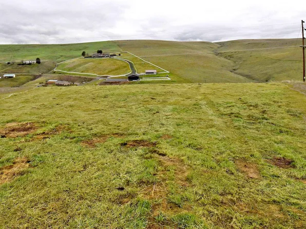 3040 Dove Dr, Clarkston, WA 99403