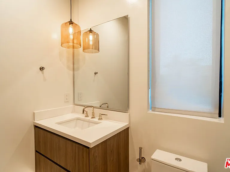 829 N Ogden Dr — Photo 36