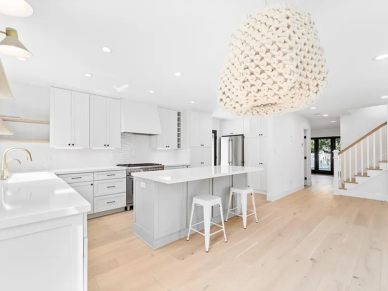 2404 N Poinsettia Ave — Photo 13