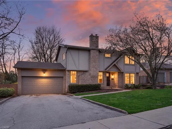 1878 Heather Hills Dr, Burlington, ON L7P 3A3