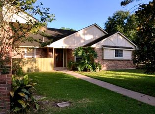 818 Whitehall Ln, Houston, TX 77058