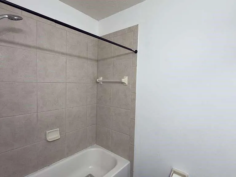 4317 Paradise Cove Ct — Photo 19