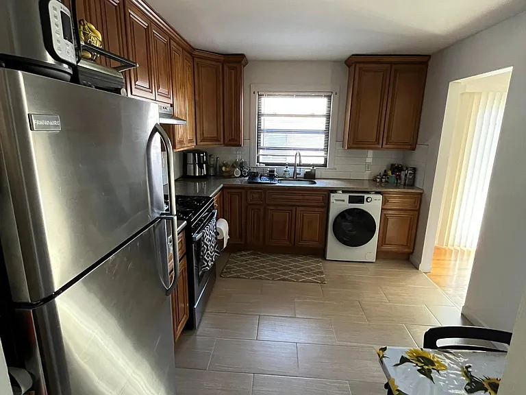 66 Cornelia St #2A — Photo 3