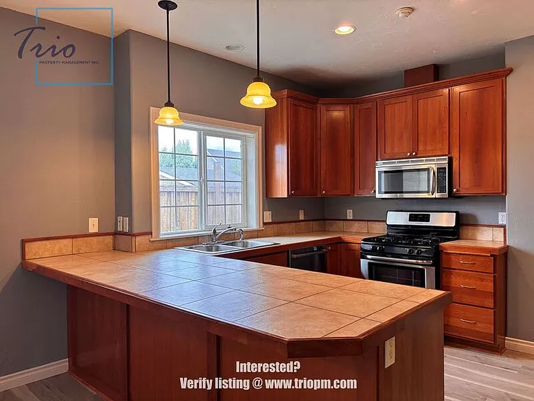 3365 Gilham Rd — Photo 22