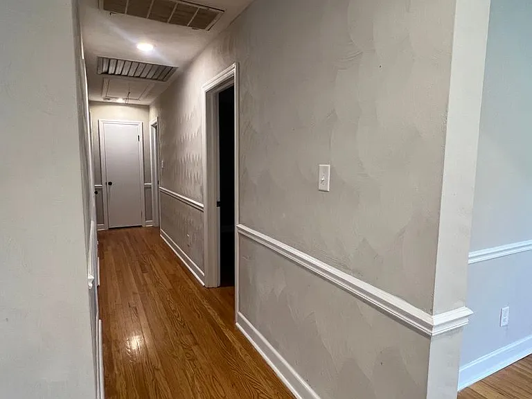 2725 Greendale Ave — Photo 16