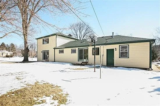 1562 N Harrison St — Photo 7