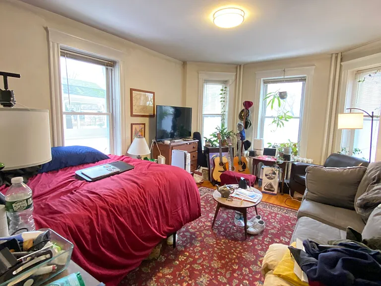 9 Fairfield St #1R — Photo 6