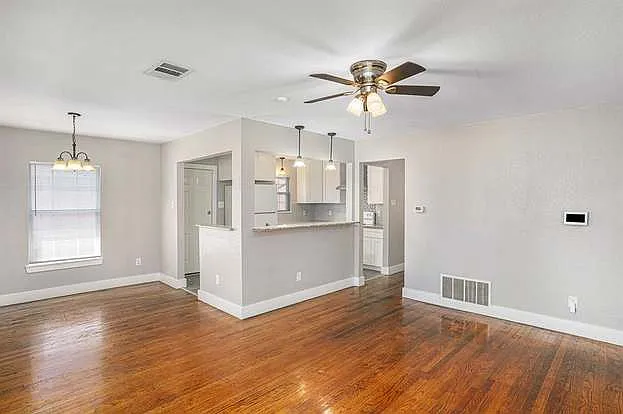 2533 Warren Ave — Photo 57