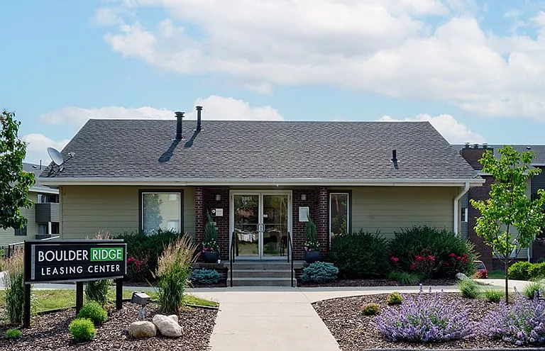 Boulder Ridge Apartment Homes — Photo 36