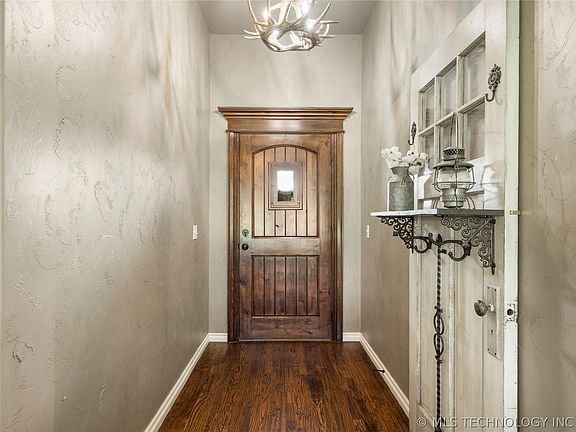 4th image of 12274 Elkhorn Dr
