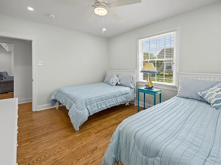 8805 Monmouth Ave — Photo 17