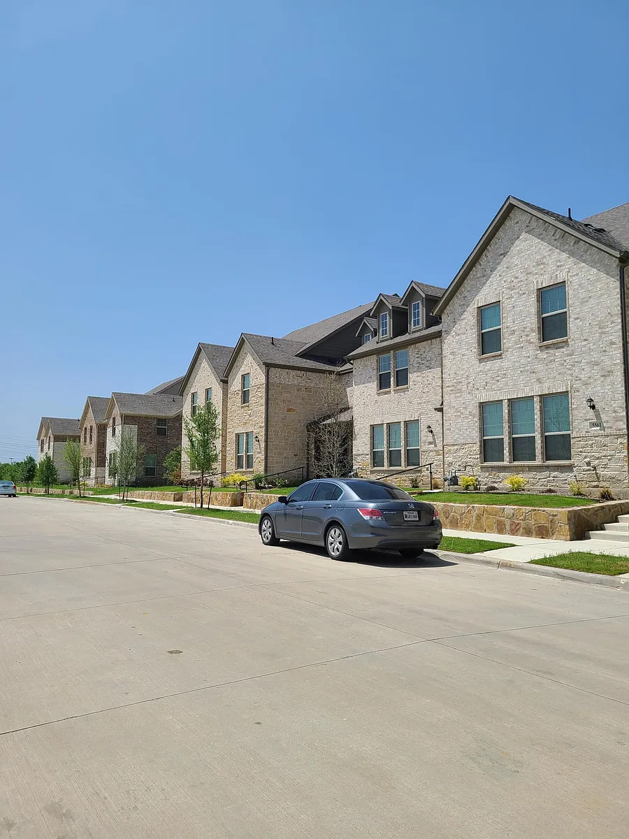 Building Photo - 6825 Andrew Dr