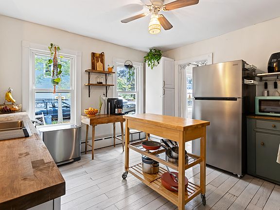 4th image of 282 Forest Street