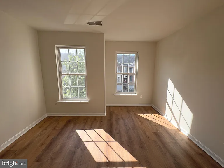 24652 Kings Canyon Sq — Photo 17