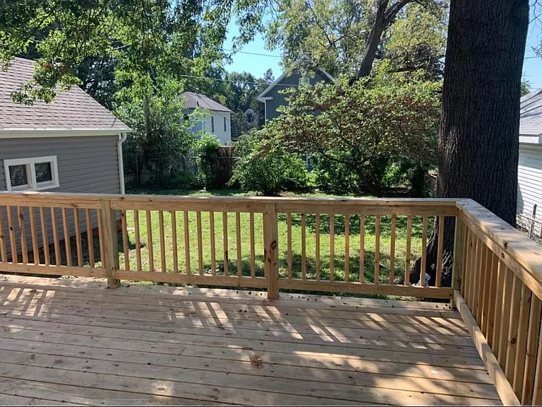 2416 Doniphan Ave — Photo 5