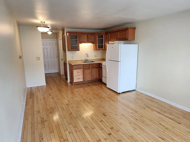 2030 N Oakland Ave — Photo 2