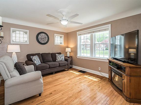4th image of 661 Bellsworth Dr