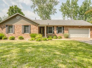 205 Heathermoor Dr, Midland, MI 48642