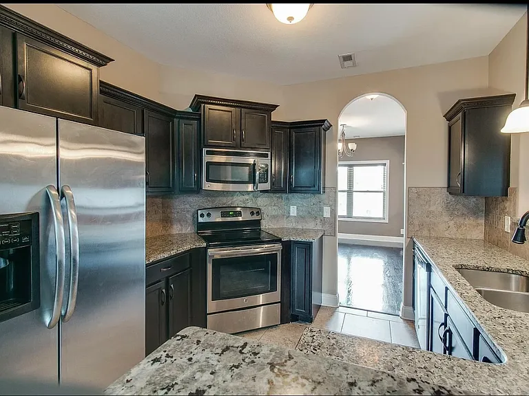 1132 Henry Place Blvd — Photo 7