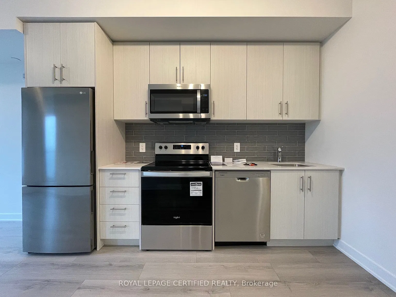 MV1 Condos — Photo 4