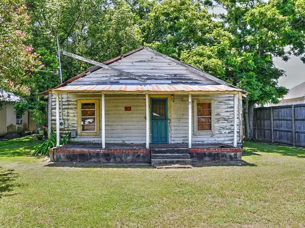 108 S Maple St, Adel, GA 31620