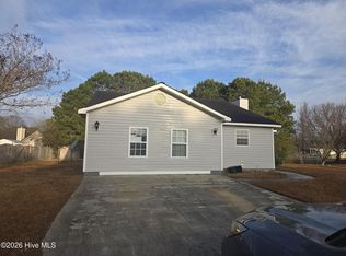 442 Dion Dr, Hubert, NC 28539