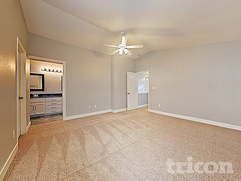 2819 Filbert St — Photo 11