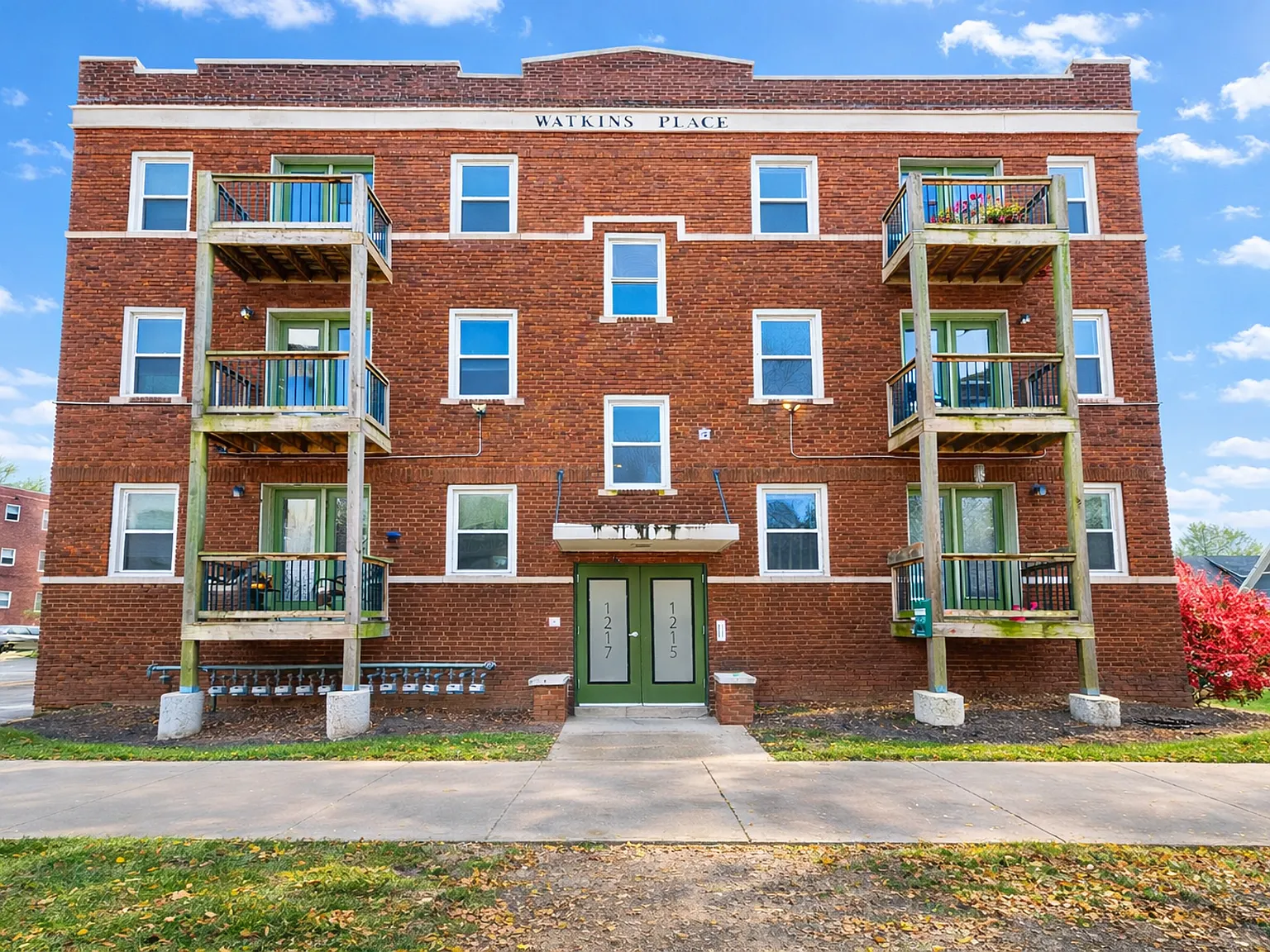 Watkins Place — Photo 1