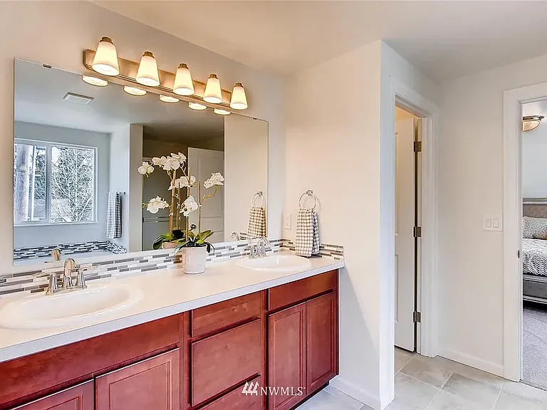 318 SW 106th St — Photo 16