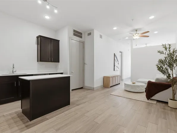 4509 Mount Vernon St #26, Houston, TX 77006