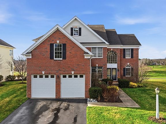 2nd image of 31 Fairways Ln