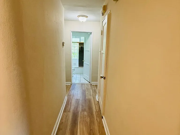 544 Thurston Ave — Photo 13