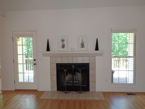 3rd image of 28 Quantock Hills Dr