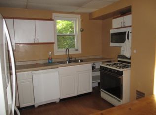 611 Chestnut St, Carnegie, PA 15106