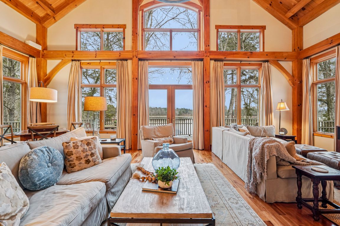 Pearl Bay Dr-S0702-014.jpg