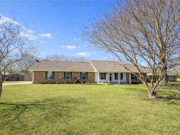 633 Oak Ridge Dr, Marksville, LA 71351