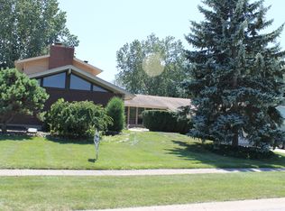 475 Ruskin Cir, Elk Grove Village, IL 60007