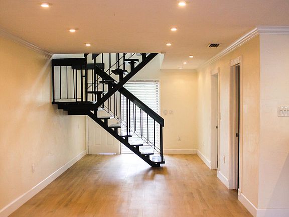 4th image of 10800 SW 72nd St APT 172