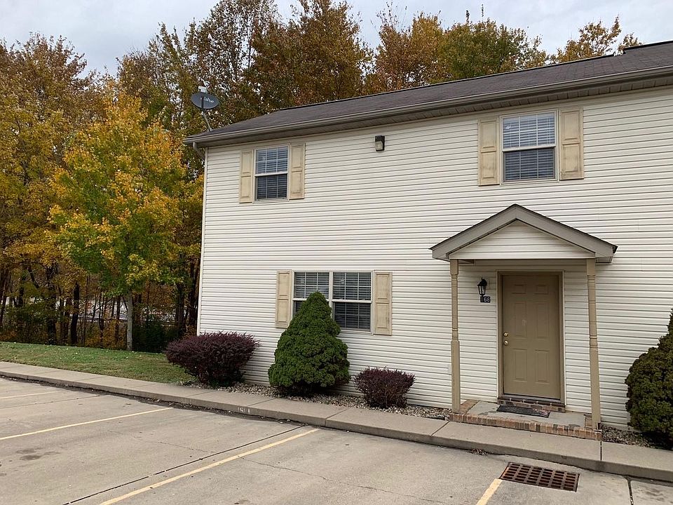 168 Colonial Townhouses, Front View A