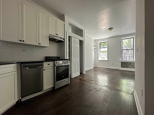 1st image of 54 Barrow St APT 4D