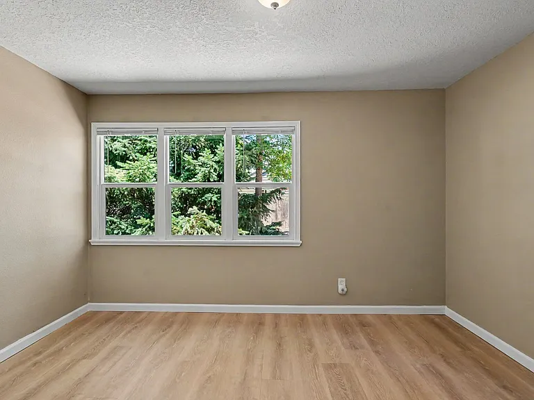 3080 Park Ave NE — Photo 24