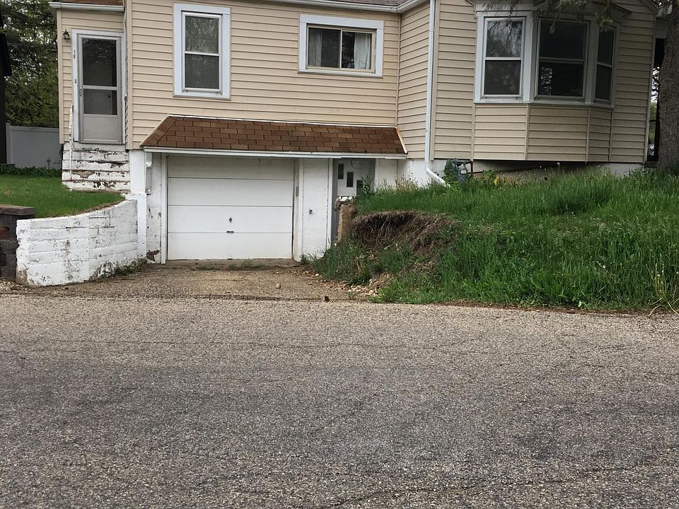 1st image of 18 S Holly Ave