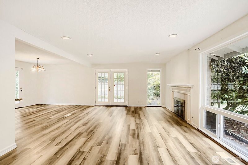 4th image of 16613 NE 18th Street