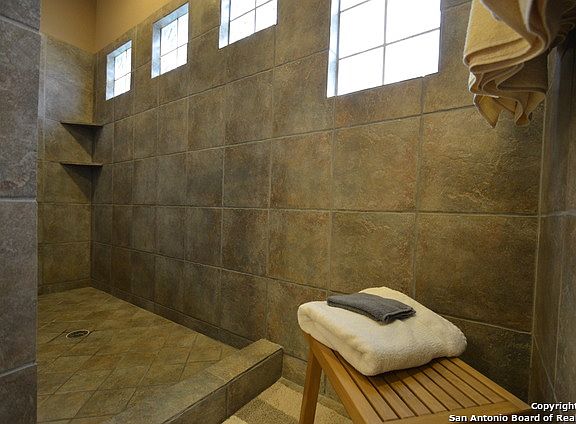 5th image of 7622 Moss Brook Dr
