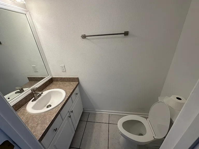 817 Southern Creek Dr — Photo 8