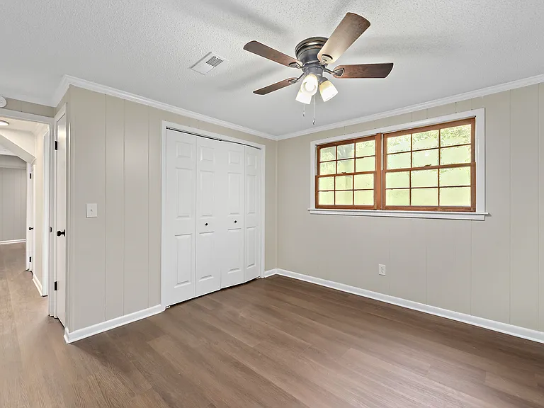 105 Windcreek Ln — Photo 38
