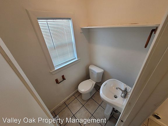 4th image of 1240 N Olive Ave #11376291