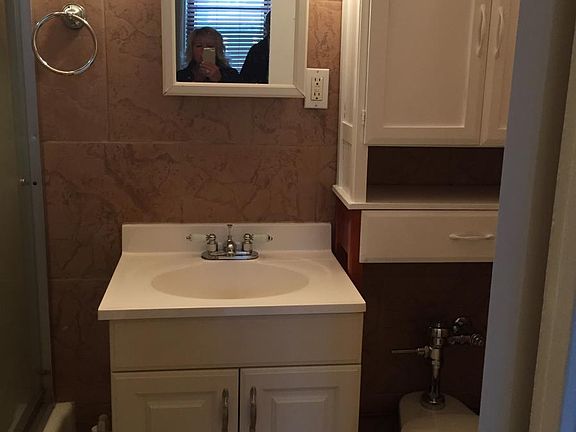 3rd image of 145 Lincoln Ave APT 1T
